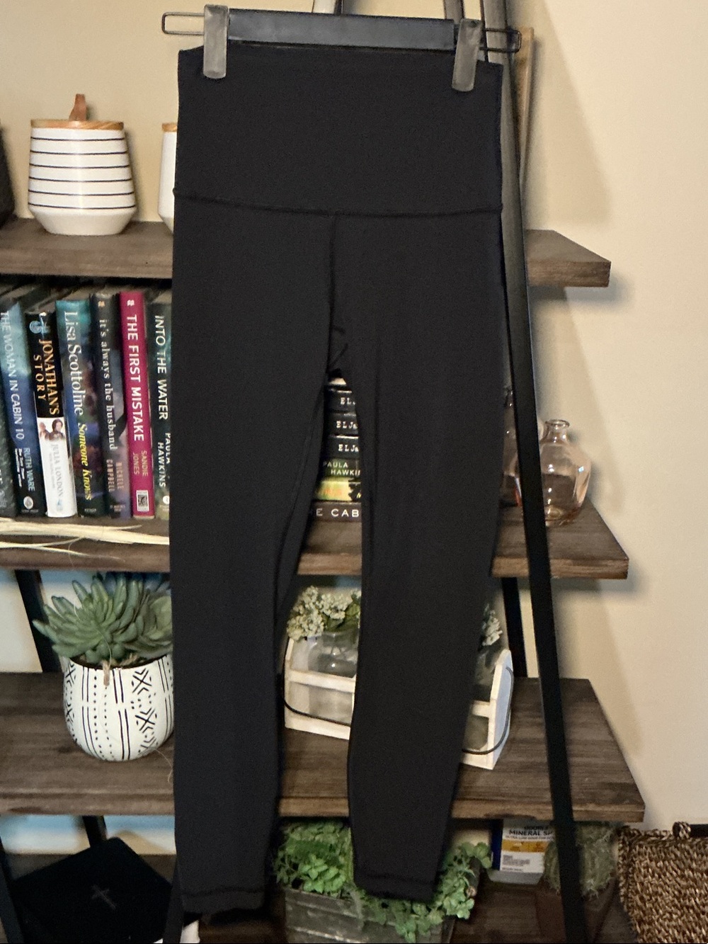 lululemon athletica Wonder Under High Rise 7/8 Tight Leggings Size 2